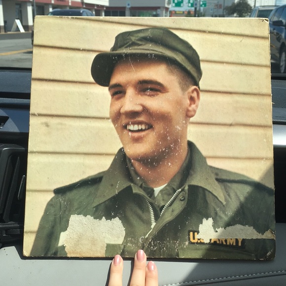 VINTAGE RARE 1960 VINYL RECORD ELVIS IS BACK! - Picture 2 of 7